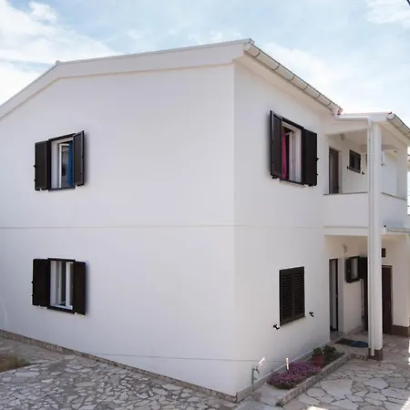 Salis Apartment *