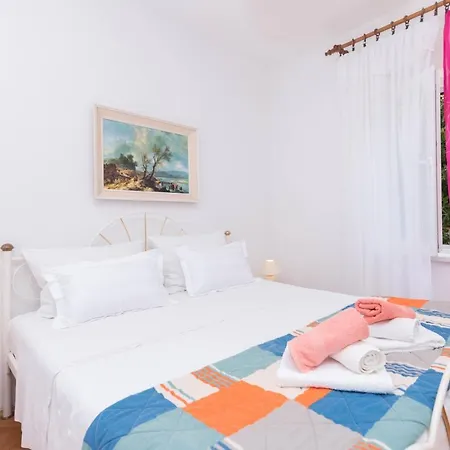 Apartment Salis Pag Town