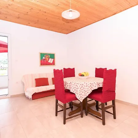 Apartment Salis *