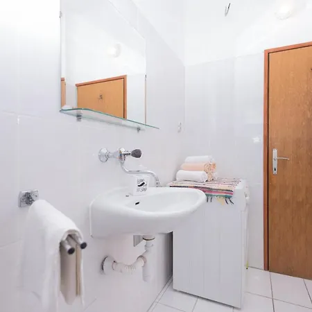 Apartment Salis *