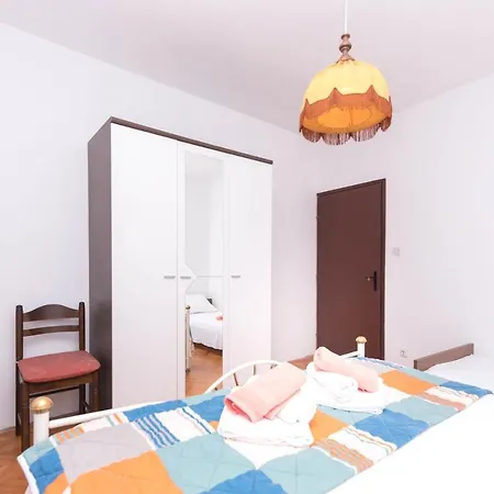 Apartment Salis *